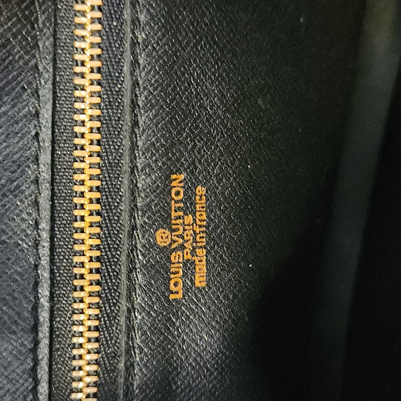 LV Trocadero Camera Bag, Castilian Red Epi Leather - Picture 16 of 17